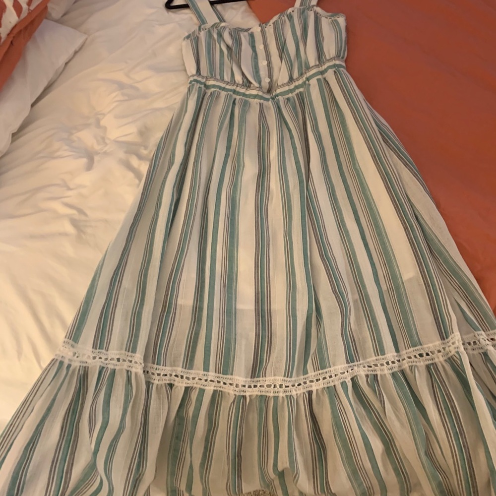 Adorable midi dress with eyelet detail
